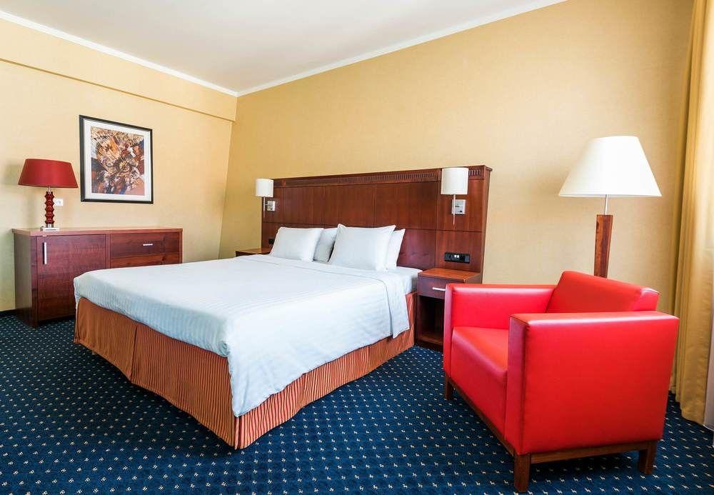 Courtyard By Marriott Prague City Praga Exterior foto