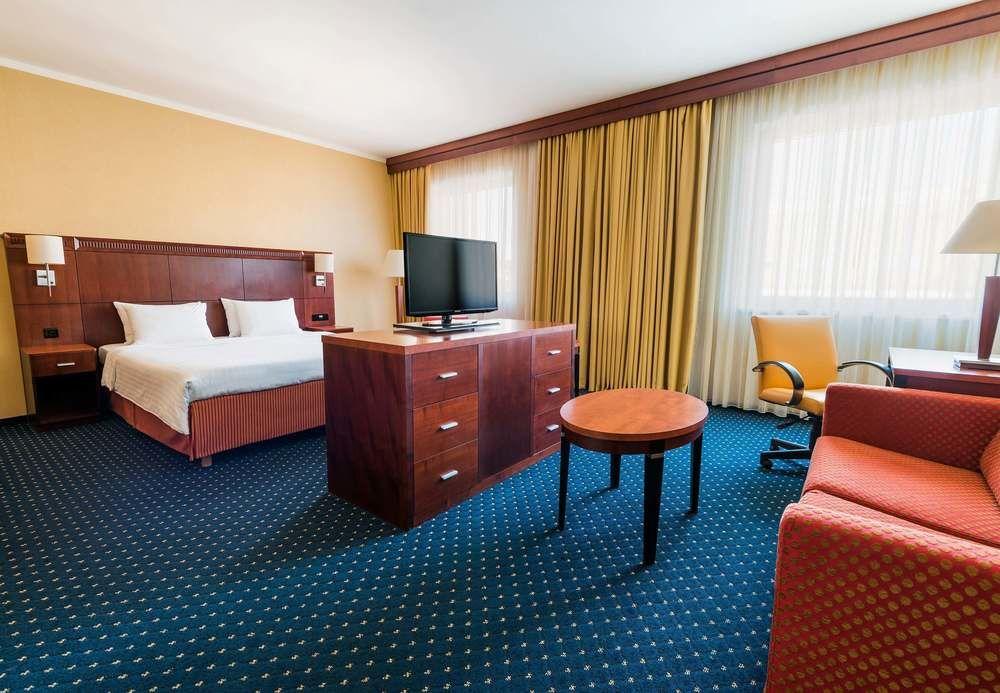 Courtyard By Marriott Prague City Praga Exterior foto