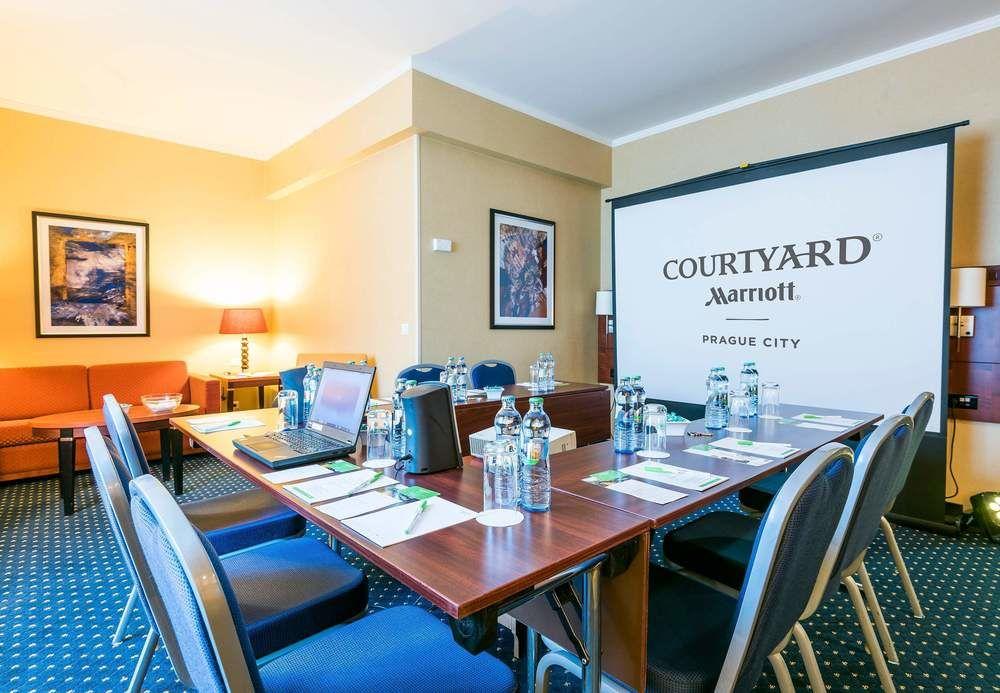 Courtyard By Marriott Prague City Praga Exterior foto