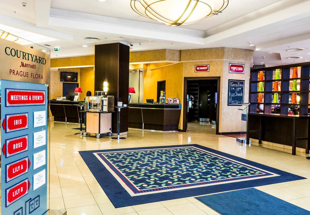 Courtyard By Marriott Prague City Praga Exterior foto