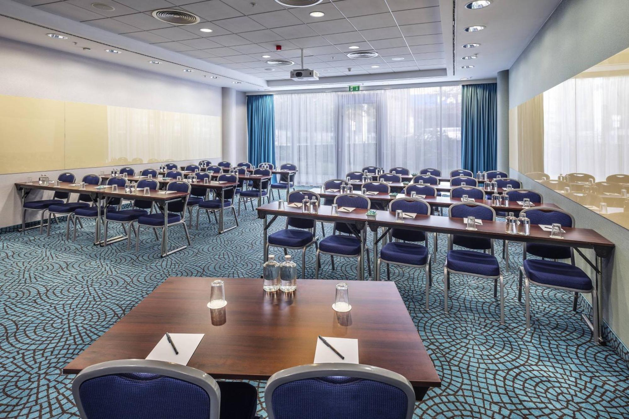 Courtyard By Marriott Prague City Praga Negócio foto