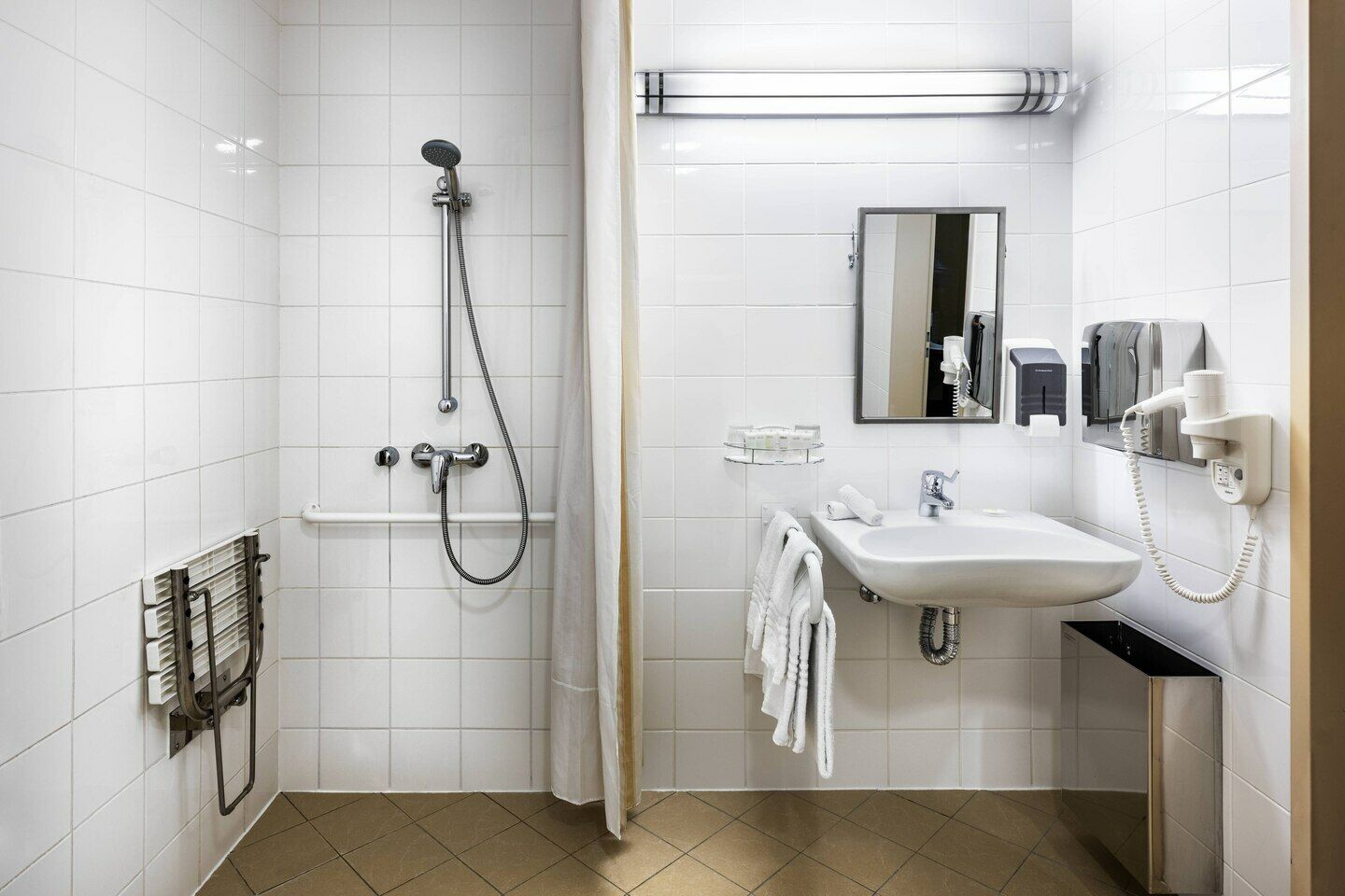 Courtyard By Marriott Prague City Praga Quarto foto